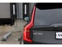 Volvo XC90 Plug-in hybrid AWD Ultra Dark | Verwarmde, Geventileerde en Masserende Voorstoelen | Luchtvering | Panoramisch Schuif-/Kanteldak | Semi-Elektrische Trekhaak | 360º Camera | Gelamineerd en Getint Glas Achter| Bowers & Wilkins |