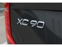 Volvo XC90 Plug-in hybrid AWD Ultra Dark | Verwarmde, Geventileerde en Masserende Voorstoelen | Luchtvering | Panoramisch Schuif-/Kanteldak | Semi-Elektrische Trekhaak | 360º Camera | Gelamineerd en Getint Glas Achter| Bowers & Wilkins |