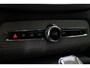 Volvo XC90 Plug-in hybrid AWD Ultra Dark | Verwarmde, Geventileerde en Masserende Voorstoelen | Luchtvering | Panoramisch Schuif-/Kanteldak | Semi-Elektrische Trekhaak | 360º Camera | Gelamineerd en Getint Glas Achter| Bowers & Wilkins |