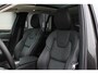 Volvo XC90 Plug-in hybrid AWD Ultra Dark | Luchtvering | Panoramadak met schuif-/kantelfunctie | Semi-Elektrische Trekhaak| Verwarmbare, Geventileerde en Masserende Voorstoelen | Premium audio by Bowers & Wilkins | 360º Camera | Gelamineerd en Getint Glas Achter|