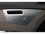 Volvo XC90 Plug-in hybrid AWD Ultra Dark | Verwarmde, Geventileerde en Masserende Voorstoelen | Luchtvering | Panoramisch Schuif-/Kanteldak | Semi-Elektrische Trekhaak | 360º Camera | Gelamineerd en Getint Glas Achter| Bowers & Wilkins |