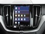Volvo XC60 2.0 T6 Plug-in hybrid AWD Plus Dark Automaat / Panoramadak / Trekhaak / 360* camera / All Seasonbanden