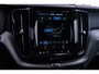 Volvo XC60 2.0 T6 Plug-in hybrid AWD Ultra Dark Verwarmbare voorstoelen en achterbank | 360 camera | Trekhaak
