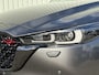 Mazda CX-5 2.0 e-SkyActiv-G M Hybrid 165 Homura / Comfort Pack / 19" LMV / 2.000 kg Trekgewicht / Lederen bekleding / Stoelventilatie voor / Verwarmde stoelen voor en achter / Adaptive Cruise / Rondomzicht Camera / Bose Audio /
