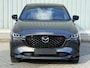 Mazda CX-5 2.0 e-SkyActiv-G M Hybrid 165 Homura / Comfort Pack / 19" LMV / 2.000 kg Trekgewicht / Lederen bekleding / Stoelventilatie voor / Verwarmde stoelen voor en achter / Adaptive Cruise / Rondomzicht Camera / Bose Audio /