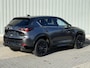 Mazda CX-5 2.0 e-SkyActiv-G M Hybrid 165 Homura / Comfort Pack / 19" LMV / 2.000 kg Trekgewicht / Lederen bekleding / Stoelventilatie voor / Verwarmde stoelen voor en achter / Adaptive Cruise / Rondomzicht Camera / Bose Audio /