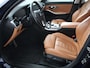 BMW 3-Serie Touring 318i High Executive Edition Demo ! Leder Navigatie Apple Carplay/Android Auto Camera Parkeersensoren Virtual Cockpit Stoelverwarming Cruise Control Ledverlichting Getinte ramen Climate Control