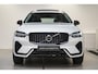Volvo XC60 T6 Plug-in hybrid AWD Ultra Dark 350pk | Pano. dak | 360 Camera | Trekhaak | Stoel/Stuurwiel verwarming | 20 inch |