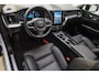Volvo XC60 T6 Plug-in hybrid AWD Ultra Dark 350pk | Pano. dak | 360 Camera | Trekhaak | Stoel/Stuurwiel verwarming | 20 inch |