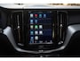 Volvo XC60 T6 Plug-in hybrid AWD Ultra Dark 350pk | Pano. dak | 360 Camera | Trekhaak | Stoel/Stuurwiel verwarming | 20 inch |