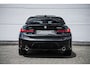 BMW 3-Serie 330e xDrive Sedan Hybrid | M Sport | Glazen Schuifdak | H&K | Innovation | Head Up |19 inch |