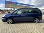 Peugeot 807 2.2 ST, 7 persoons, climatronic, cruisecontrol, trekhaak, electrische schuifdeuren, nieuwe APK, diverse krassen aan buitenkant, 1 extra stoel is erbij maar niet afgebeeld.