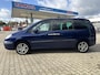 Peugeot 807 2.2 ST, 6 persoons, climatronic, cruisecontrol, trekhaak, electrische schuifdeuren, nieuwe APK, diverse krassen aan buitenkant.