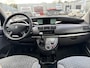 Peugeot 807 2.2 ST, 6 persoons, climatronic, cruisecontrol, trekhaak, electrische schuifdeuren, nieuwe APK, diverse krassen aan buitenkant.