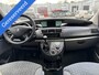 Peugeot 807 2.2 ST, 7 persoons, climatronic, cruisecontrol, trekhaak, electrische schuifdeuren, nieuwe APK, diverse krassen aan buitenkant, 1 extra stoel is erbij maar niet afgebeeld.