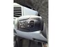 Peugeot 807 2.2 ST, 7 persoons, climatronic, cruisecontrol, trekhaak, electrische schuifdeuren, nieuwe APK, diverse krassen aan buitenkant, 1 extra stoel is erbij maar niet afgebeeld.