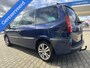 Peugeot 807 2.2 ST, 7 persoons, climatronic, cruisecontrol, trekhaak, electrische schuifdeuren, nieuwe APK, diverse krassen aan buitenkant, 1 extra stoel is erbij maar niet afgebeeld.