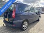 Peugeot 807 2.2 ST, 7 persoons, climatronic, cruisecontrol, trekhaak, electrische schuifdeuren, nieuwe APK, diverse krassen aan buitenkant, 1 extra stoel is erbij maar niet afgebeeld.
