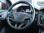 Ford Focus Wagon 1.0 First Edition | Stoel en stuurverwarming | Trekhaak | Navigatie | Elektrische ramen | Keyless start | Lichtmetalen velgen | Voorruitverwarming | Cruise control | Parkeersensoren voor en achter