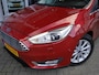 Ford Focus Wagon 1.0 First Edition | Stoel en stuurverwarming | Trekhaak | Navigatie | Elektrische ramen | Keyless start | Lichtmetalen velgen | Voorruitverwarming | Cruise control | Parkeersensoren voor en achter