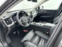 Volvo XC60 T6 Recharge Ultra Dark | 20" | Trekhaak | 360 Camera | Head-up | Harman Kardon | Panoramadak | Full LED | Elektrisch verst. stoelen | Stoel/stuur/achterbankverwarming | Adaptieve cruise | BLIS