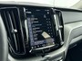 Volvo XC60 T6 Recharge Ultra Dark | 20" | Trekhaak | 360 Camera | Head-up | Harman Kardon | Panoramadak | Full LED | Elektrisch verst. stoelen | Stoel/stuur/achterbankverwarming | Adaptieve cruise | BLIS