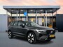 Volvo XC60 T6 Recharge Ultra Dark | 20" | Trekhaak | 360 Camera | Head-up | Harman Kardon | Panoramadak | Full LED | Elektrisch verst. stoelen | Stoel/stuur/achterbankverwarming | Adaptieve cruise | BLIS