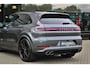Porsche Cayenne 3.0 S E-Hybrid SportDesign 520pk Pano SoftClose Achterasbesturing Head-up Trekhaak InnoDrive Keyless 360-camera Bose