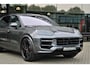 Porsche Cayenne 3.0 S E-Hybrid SportDesign 520pk Pano SoftClose Achterasbesturing Head-up Trekhaak InnoDrive Keyless 360-camera Bose