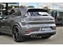 Porsche Cayenne 3.0 S E-Hybrid SportDesign 520pk Pano SoftClose Achterasbesturing Head-up Trekhaak InnoDrive Keyless 360-camera Bose