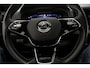 Skoda Karoq Sportline Business 1.5 TSI 150pk DSG Automaat Trekhaak, Panoramadak, Adaptive cruise control, Elektrische achterklep, LED matrix koplampen