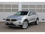 Volkswagen T-Roc 1.5 TSI 150pk DSG Life Edition | App Connect | Parkeersensoren | Climate Control | Adaptieve Cruise