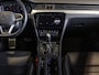 Volkswagen Passat Variant 1.5 TSI R-Line Business + / 150pk / Panorama dak / Achteruitrij camera / Stoelverwarming /