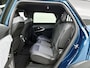 Peugeot e-5008 SUV Allure Avantage 73 kWh 210pk | Accu SOH 99,1% | 502km WLTP Actieradius | Navigatie | 360° Camera | Verwarmd stuurwiel | Adaptieve Cruise Control | Climate Control | Parkeersensoren v+a | Dodehoeksensor | Led koplampen | Keyless | Draadloze Apple Carplay / Android Auto + Telefoonlader | Donker getint glas | 19" Lichtmetalen velgen |