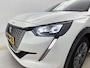 Peugeot e-208 EV Allure Pack 50 kWh 136pk Automaat | Navigatie | Climate Control | Cruise Control | Achteruitrijcamera | Parkeersensoren Achter | DAB Ontvanger | LED | 16" Lichtmetalen Velgen | Apple Carplay/Android Auto |