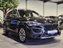BMW X1 xDrive25e High Executive Sportline | Panorama | Trekhaak | Camera | HUD | 19" | Carplay