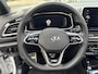 Volkswagen T-Roc 1.5 TSI 150pk R-Line DSG Automaat Panoramadak / Leder / IQ LED verlichting / 19"LM / Navigatie / App-connect / Camera Stoel+stuur verwarming / Elctr. a.klep / PDC