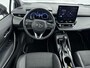 Toyota Corolla 1.8 Hybrid First Edition | Navigatie | Stoelverwarming | Parkeersensoren voor/achter | Apple Carplay / Android Auto | Full LED | Keyless | Adaptive Cruise | Clima | Elektrische achterklep | Camera | 17 inch