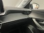 Peugeot e-2008 EV Active Pack 50 kWh LED | 16" Lichtmetaal | Parkeersensoren Achter | Carplay | Cruise | Bluetooth | Climate Control | Airco (automatisch) | Apple Carplay/Android Auto|telefoonintegratie premium | Bluetooth telefoonvoorbereiding