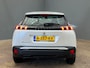 Peugeot e-2008 EV Active Pack 50 kWh LED | 16" Lichtmetaal | Parkeersensoren Achter | Carplay | Cruise | Bluetooth | Climate Control | Airco (automatisch) | Apple Carplay/Android Auto|telefoonintegratie premium | Bluetooth telefoonvoorbereiding