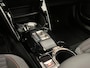 Peugeot e-2008 EV Active Pack 50 kWh LED | 16" Lichtmetaal | Parkeersensoren Achter | Carplay | Cruise | Bluetooth | Climate Control | Airco (automatisch) | Apple Carplay/Android Auto|telefoonintegratie premium | Bluetooth telefoonvoorbereiding