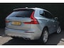 Volvo XC60 2.0 T8 Twin Engine AWD Momentum | Schuif/kanteldak | Trekhaak | Leder | Intellisafe Pro |