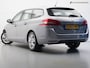 Peugeot 308 SW 1.2 PureTech Blue Lease Active Luxe (APPLE CARPLAY,LED,CLIMATE,CRUISE,CAMERA,PARKEERSENSOREN,LM-VELGEN,TOPCONDITIE)