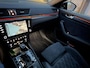 Skoda Superb Combi 1.5 TSI ACT Sportline Business AUTOMAAT | ALCANTARA SPORT INTERIEUR | PANORAMADAK | NAVIGATIE | CAMERA | SFEERVERLICHTING | CRUISECONTROL | PARKEERSENSOREN | ELEKTRISCHE STOELEN | AFNEEMBAAR TREKHAAK | VIRTUELE DISPLAY |