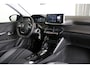 Peugeot 208 Allure | 16" Lichtmetalen velgen 'ELBORN' | Climate Control | Dashboard en deurpanelen in kunststof met carboneffect