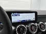Mercedes-Benz EQB 250+ Business Solution 71 kWh |  Widescreen display | Stoelverwarming voor | Sfeerverlichting | Parkeerpakket met achteruitrijcamera | Highbeam Assist | EASY PACK achterklep |