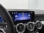 Mercedes-Benz EQB 250+ Business Solution 71 kWh |  Widescreen display | Stoelverwarming voor | Sfeerverlichting | Parkeerpakket met achteruitrijcamera | Highbeam Assist | EASY PACK achterklep |