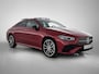 Mercedes-Benz CLA 250 e Business Solution AMG | AMG Line Plus pakket | Trekhaak | Panoramaschuifdak | Memorypakket Voorstoelen | Antidiefstalpakket GUARD 360° Plus | Nightpakket | 360° camera | Head-up display |