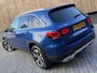 Mercedes-Benz GLC 300e 4MATIC Automaat | Vol leer | LED verlichting | Stoelverwarming | Elektrisch verstelbare stoelen | Blauw metallic | Climate & Cruise control | Getint glas | DAB | Achteruitrijcamera
