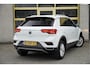 Volkswagen T-Roc 1.0 TSI Style BJ2021 Lmv 16" | Led | Pdc | App-Connect | Navigatie (Niet vrijgeschakeld) | Climate control | Cruise control | Extra getint glas